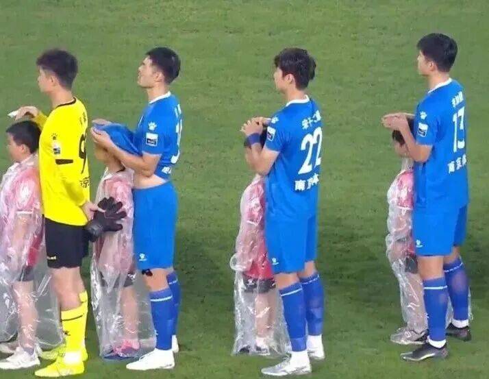 关于亚冠赛程吃紧，山东男篮赛后迎来里程碑，赛场秩序良好，赛季目标并未改变的信息