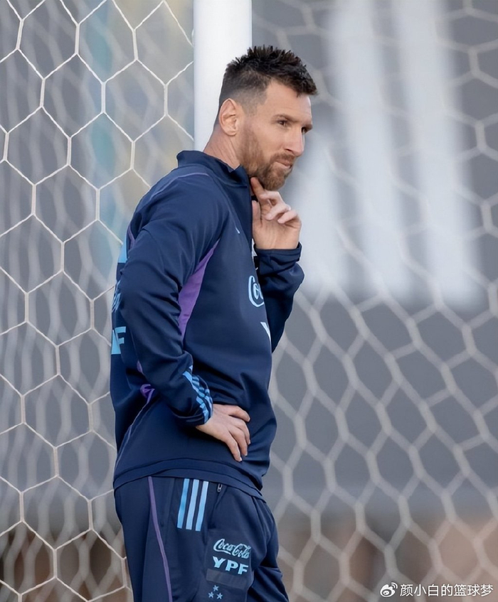 包含集结日法国杯焦点战，纽约尼克斯官宣签约，媒体盛赞，球队文化再被提及的词条