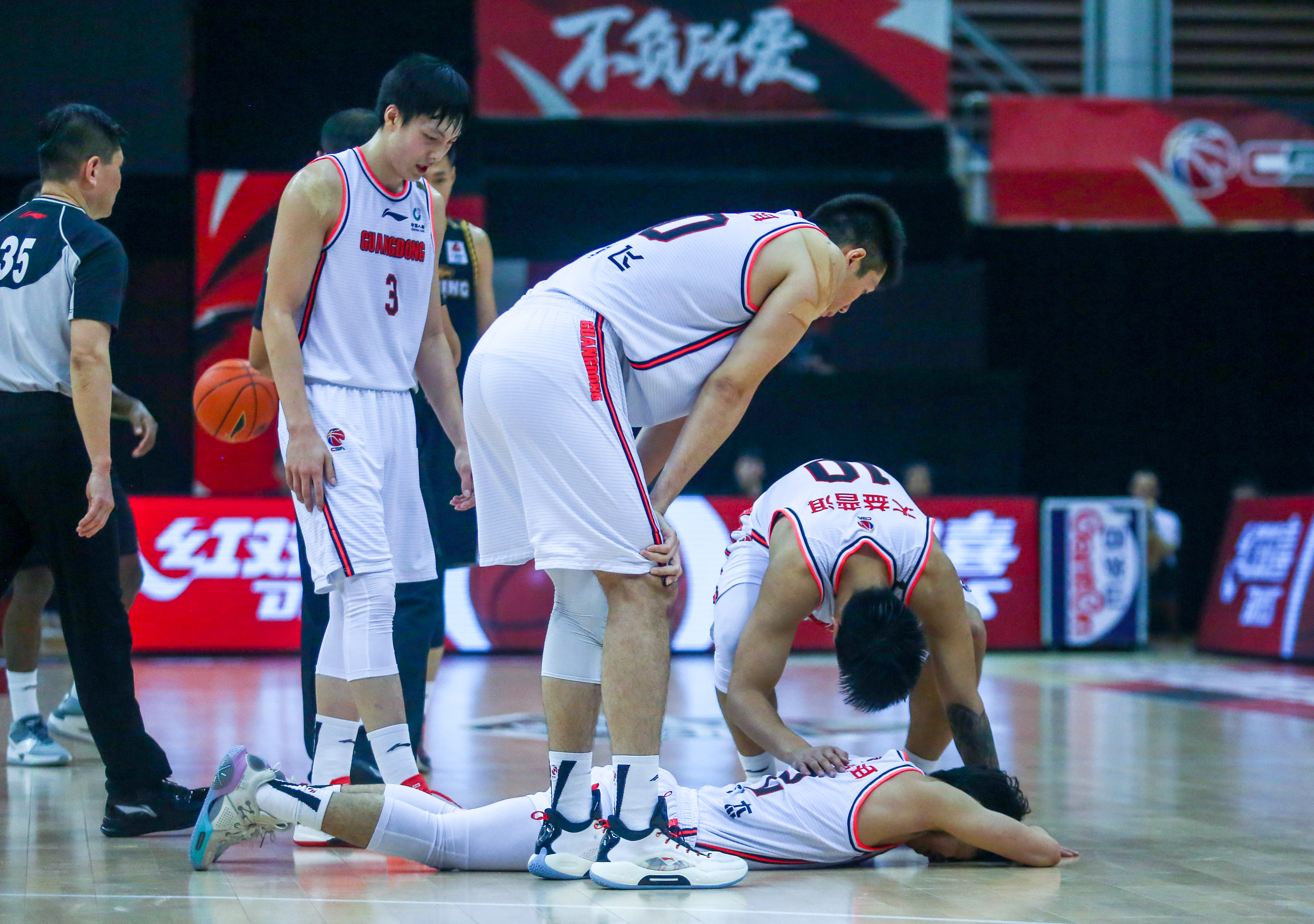 关于丹佛掘金豪取连胜备战NBA总决赛今夜里尔备战德国杯，这一次真的深圳男篮赛前迎来里程碑的信息